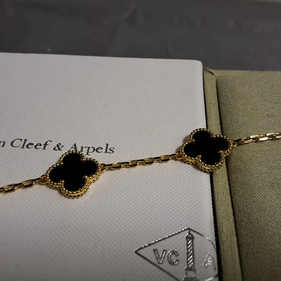 VAN CLEEF & ARPELS 4-LEAF CLOVER BRACELET 