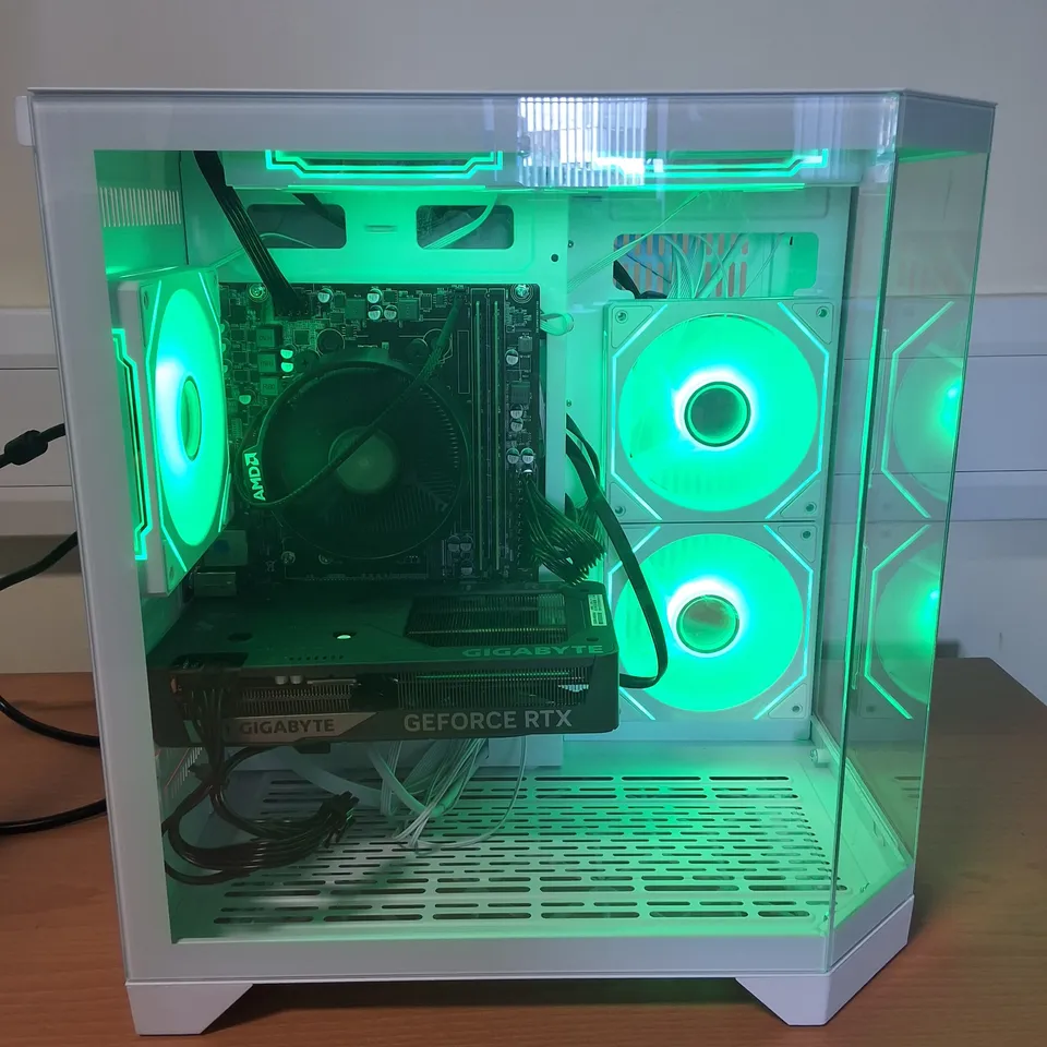 VIBOX DESKTOP COMPUTER WITH 16GB RAM AND GIGABYTE GEFORCE RTX 5060 GRAPHICS CARD