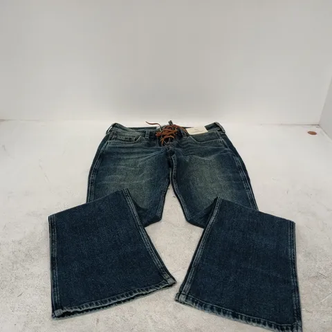 HOLLISTER WOMEN'S LOW-RISE BOOTCUT JEANS – W28 REGULAR