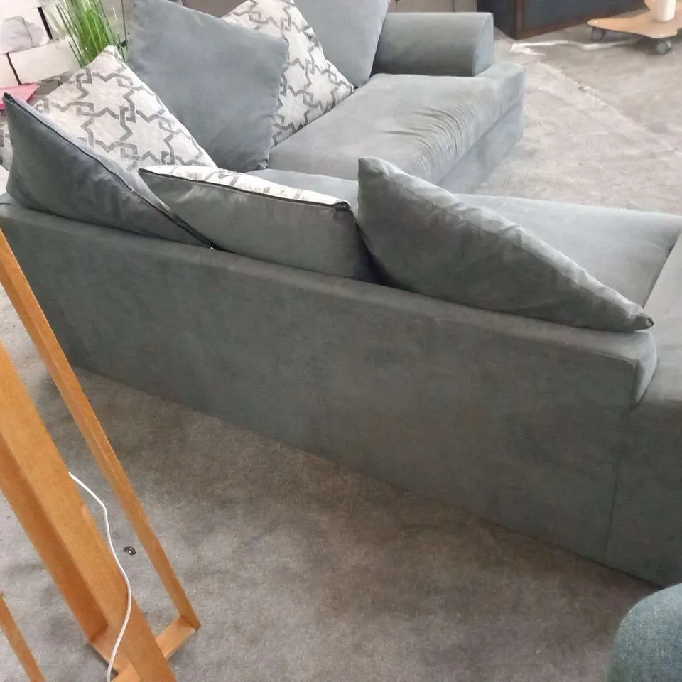 DESIGNER GREY FABRIC CORNER SOFA WITH SCATTER CUSHIONS