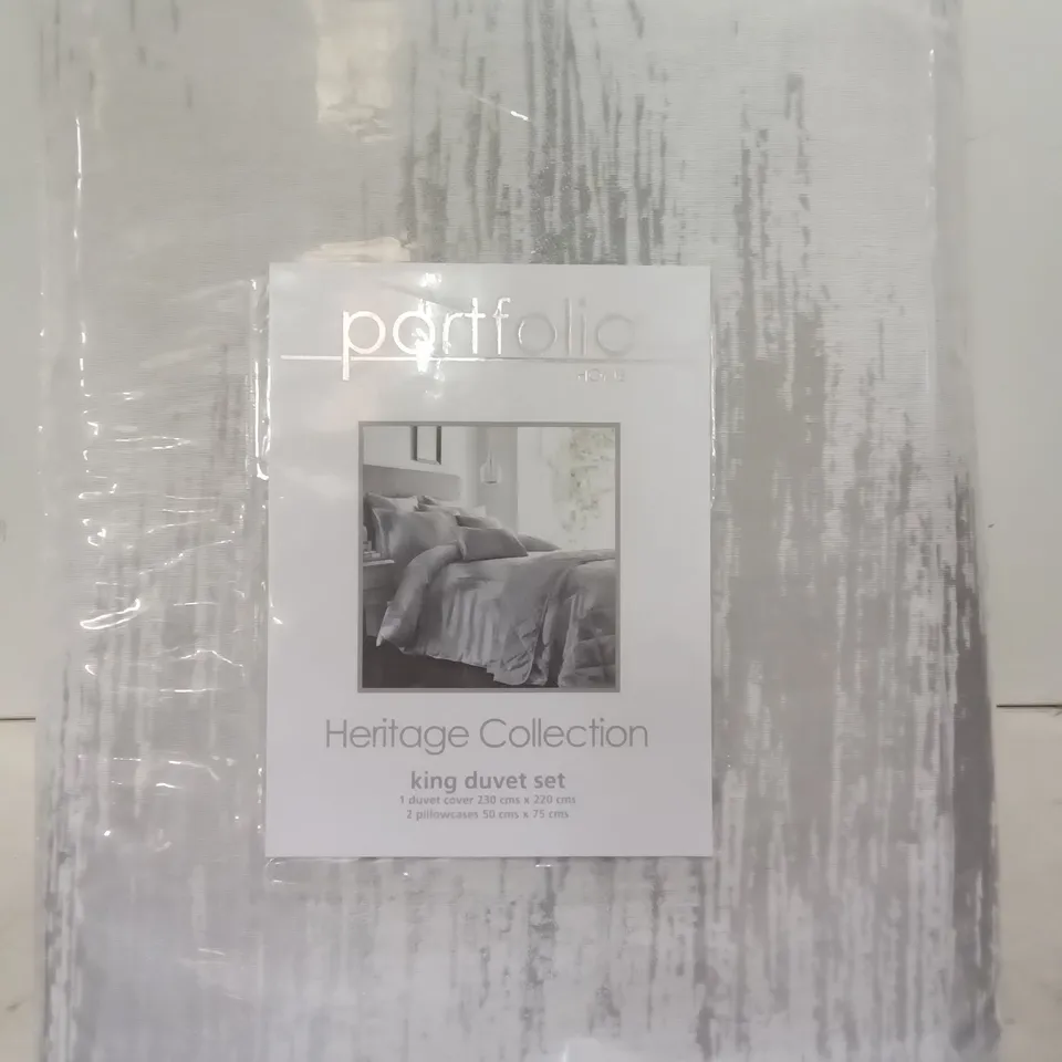PORTFOLIO HOME HERITAGE COLLECTION KING SIZE DUVET SET IN SILVER
