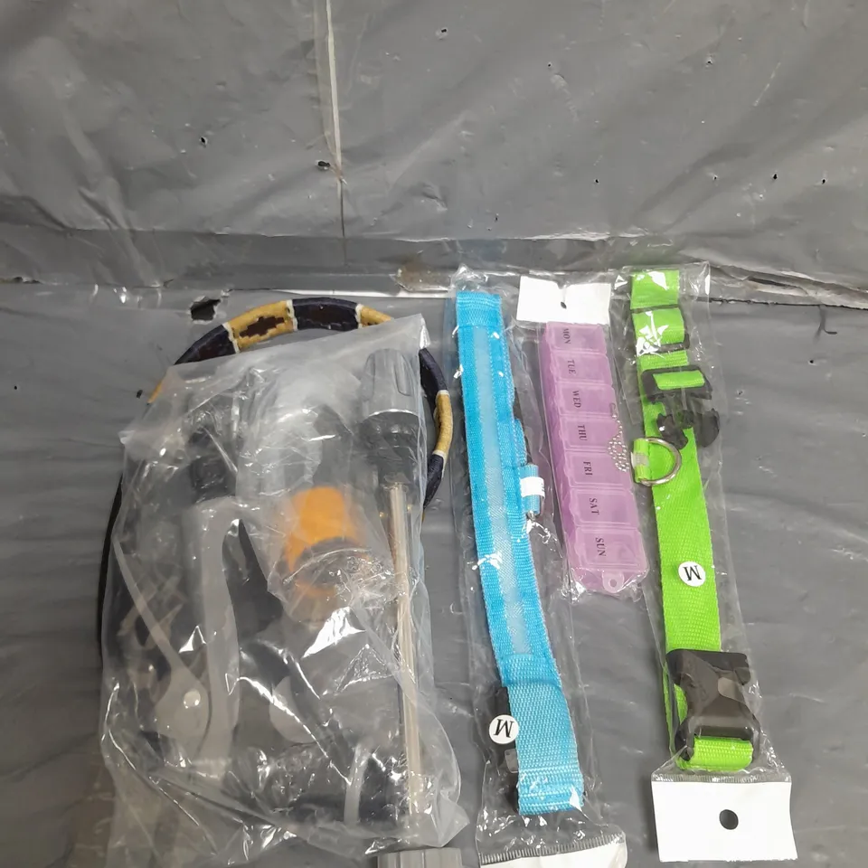 APROXIMATELY 15 ASSORTED HOUSEHOLD ITEMS TO INCLUDE DOG LEADS , HOSES , ETC 