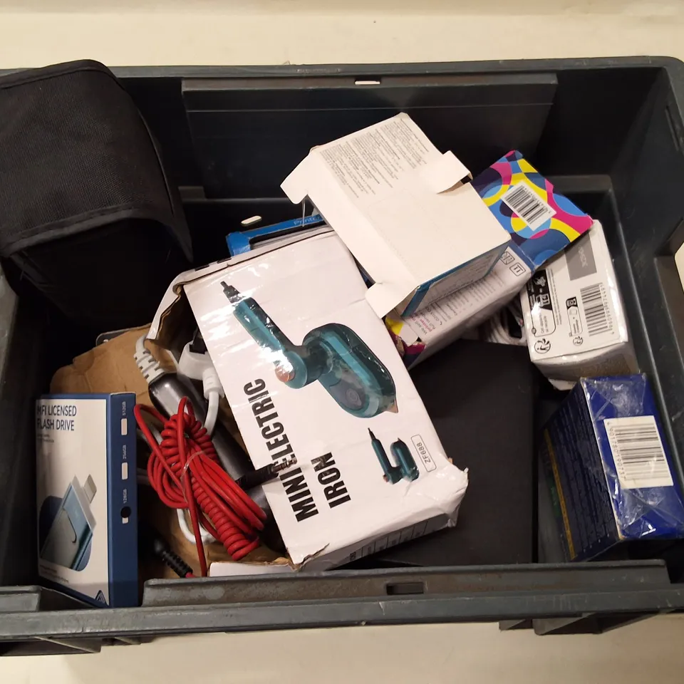 TOTE CONTAINING ASSORTED PRODUCTS INCLUDING MINI ELECTRIC IRON, MFI LICENSED FLASH DRIVE, SONY MICRO FLOPPY DISCS & NEEWER CAMERA LIGHT