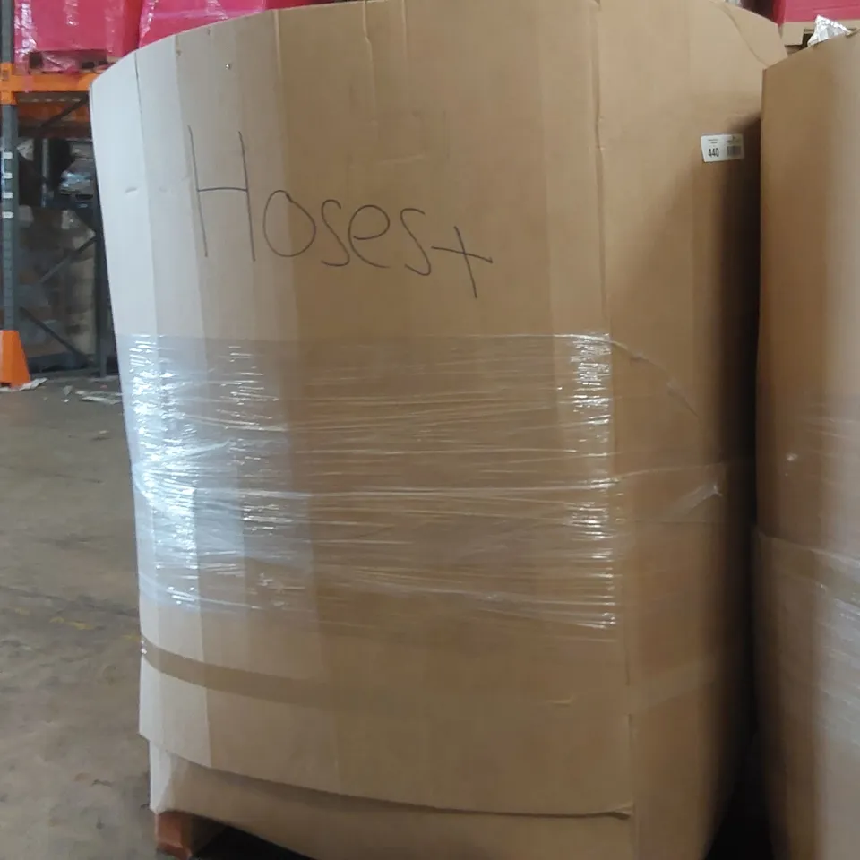 PALLET CONTAINING A LARGE QUANTITY OF ASSORTED HOSE PIPES, POOL INFLATABLES ECT