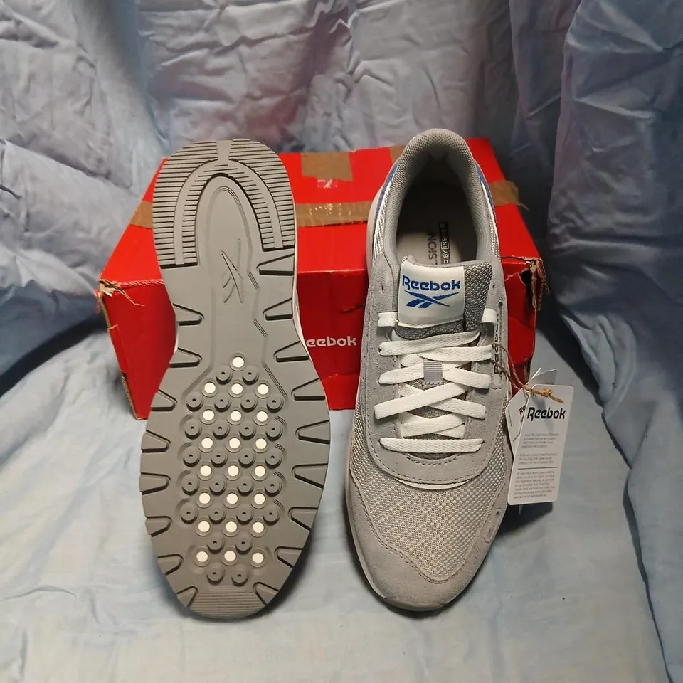 REEBOK GREY/WHITE TRAINERS WITH BLUE ACCENT SIZE 8