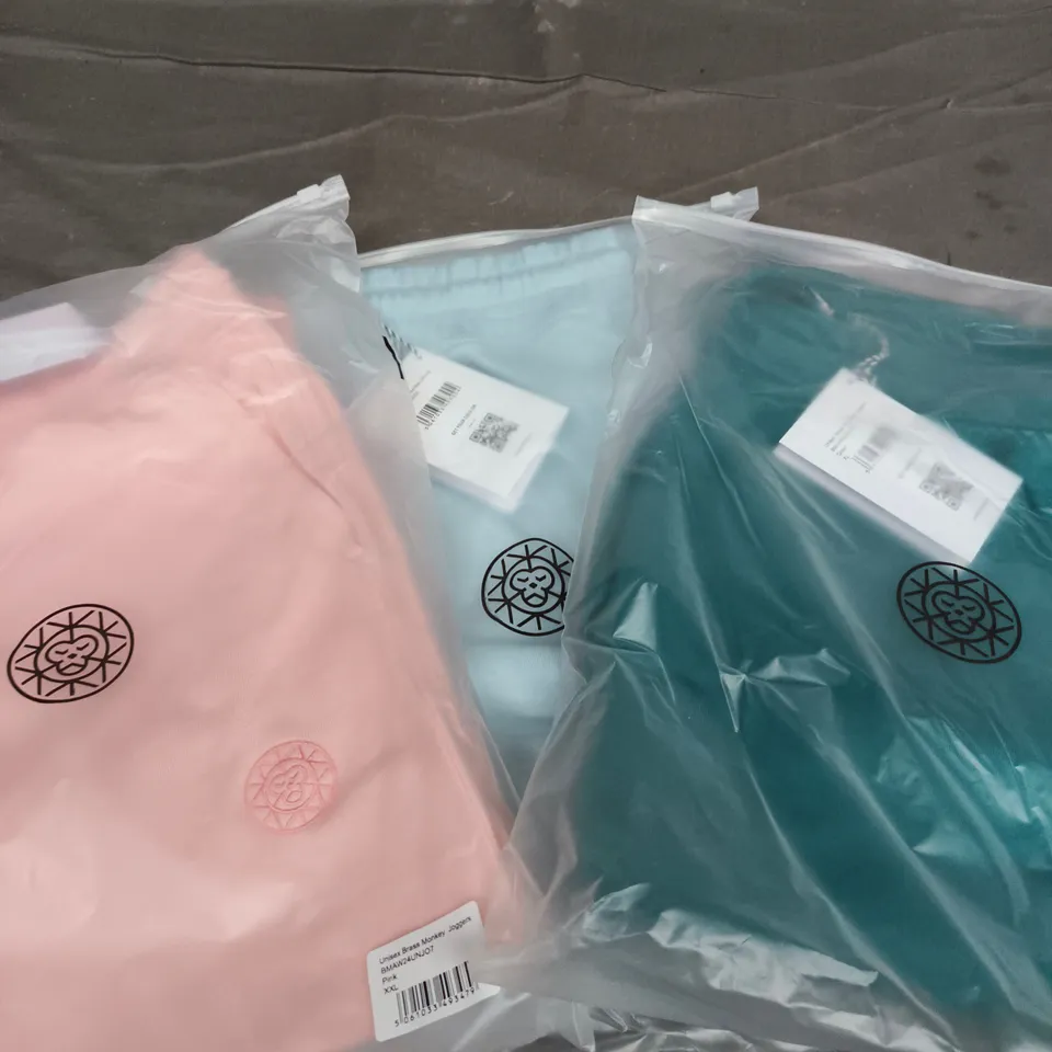 APPROXIMATELY 20 ASSORTED BRASS MONKEY CLOTHING PRODUCTS IN VARIOUS SIZES & COLOURS TO INCLUDE JOGGERS & SHORTS
