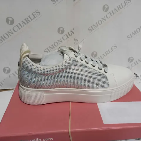 BOXED MODA IN PELLE WHITE TRAINER - UK SIZE 5