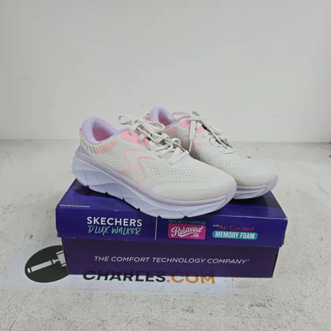 SKECHER D'LUXE WALKER TRAINER SIZE 7 BOXED