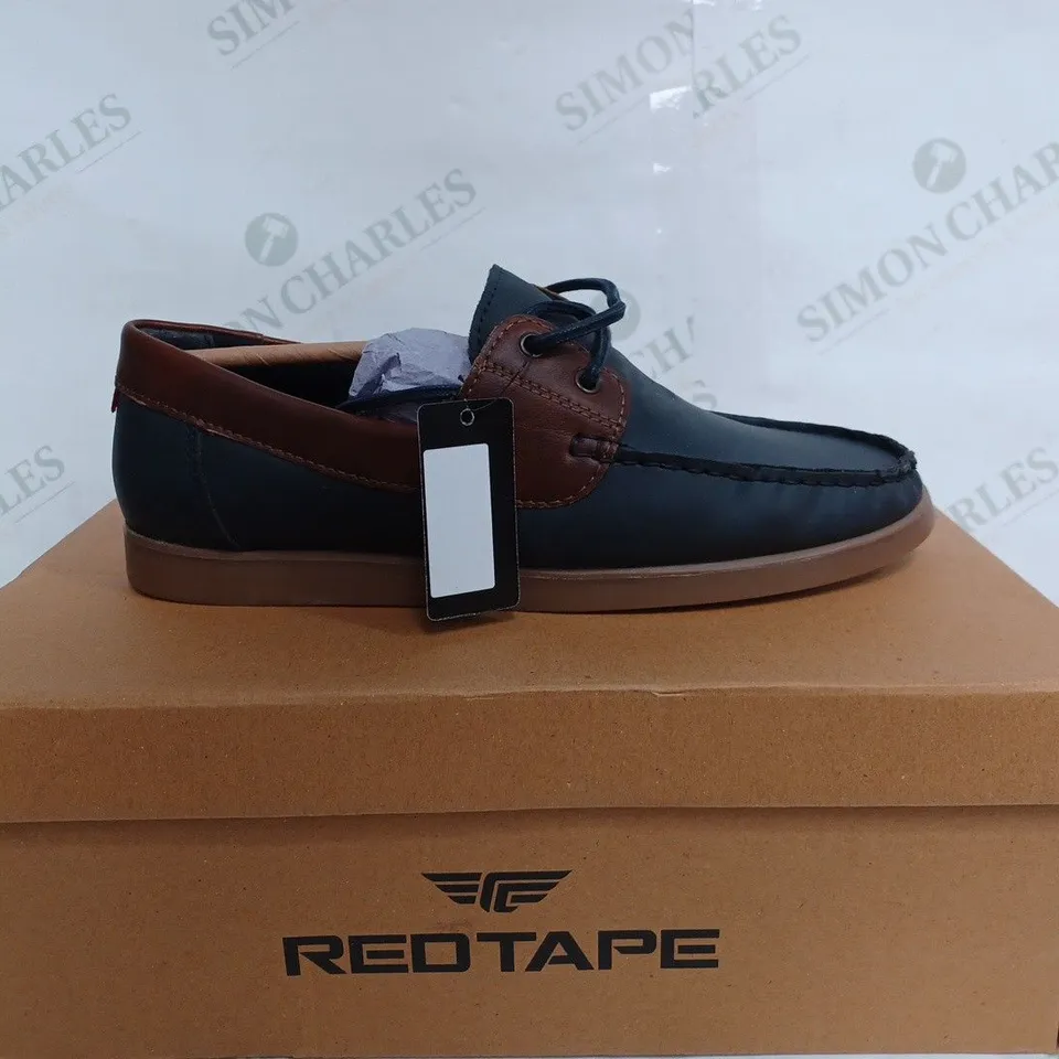 RED TAPE SCOTT BOAT SHOE NAVY BROWN - UK 7 