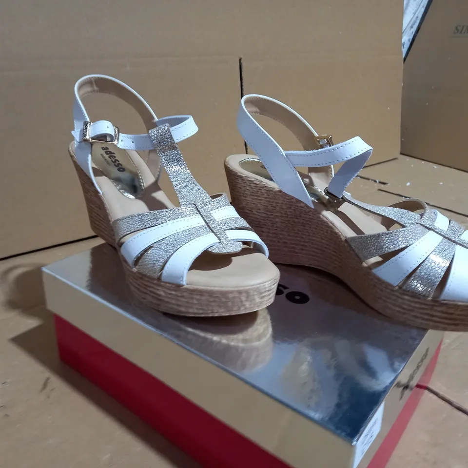 ADESSO WEDGE SANDAL IN WHITE SIZE 7