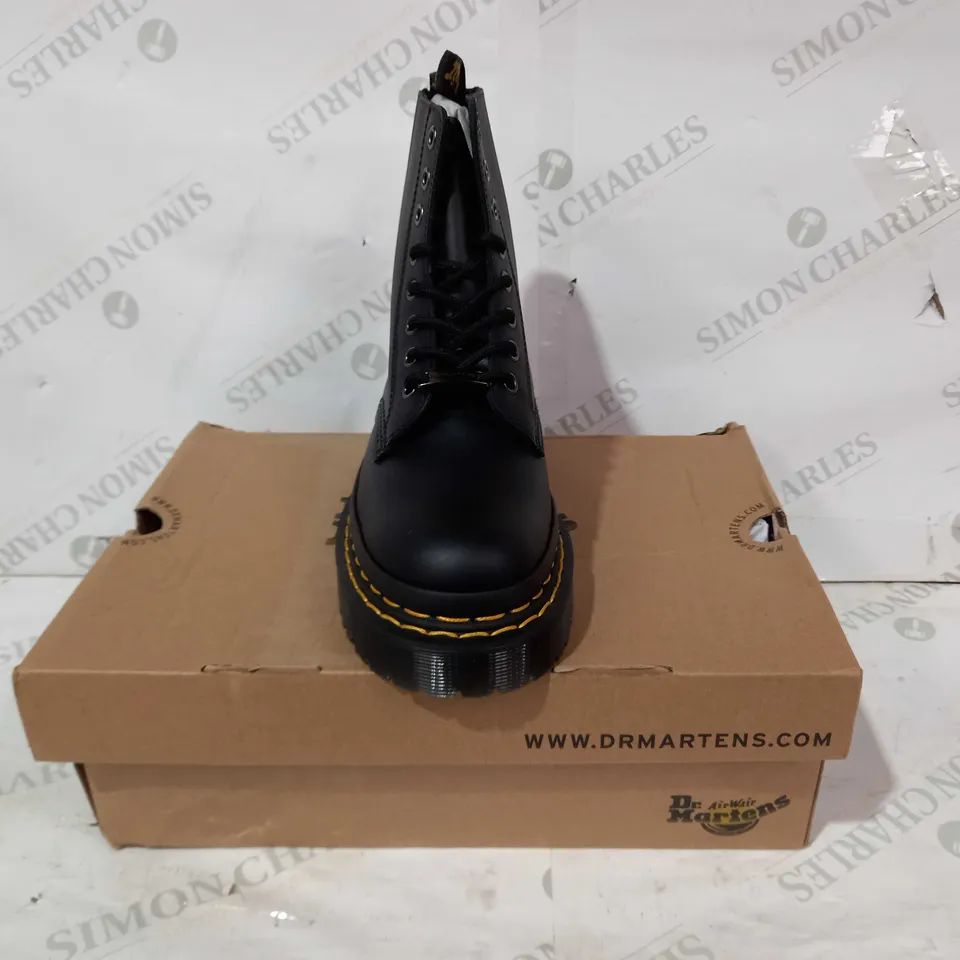 BOXED PAIR OF DR MARTENS LEATHER BOOTS IN BLACK UK SIZE 5