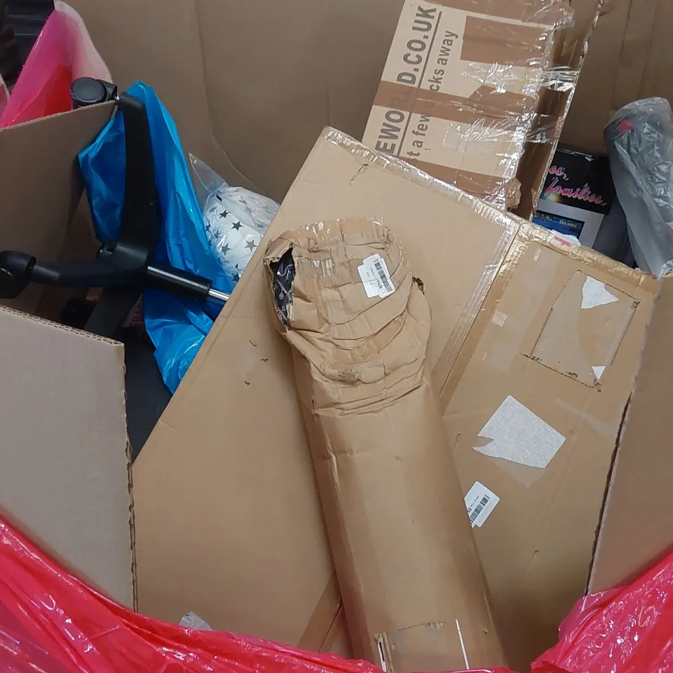 PALLET OF ASSORTED HOUSEHOLD ITEMS AND CONSUMER PRODUCTS TO INCLUDE; BOXED FURNITURE ETC 