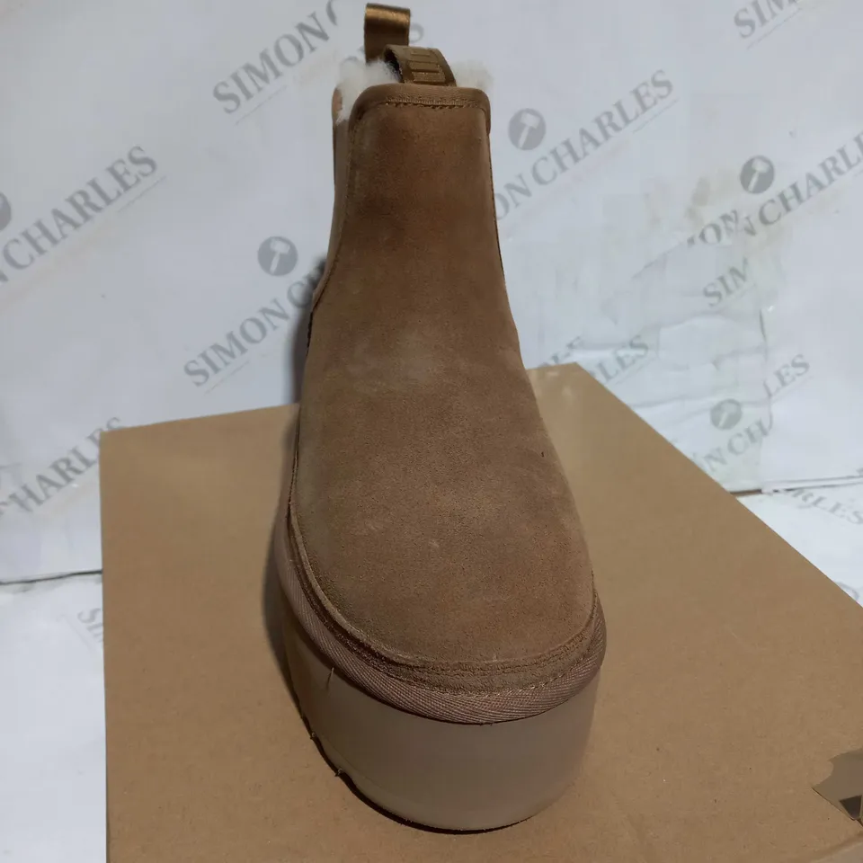 BOXED TAN UGG BOOTS SUEDE - UK SIZE 7