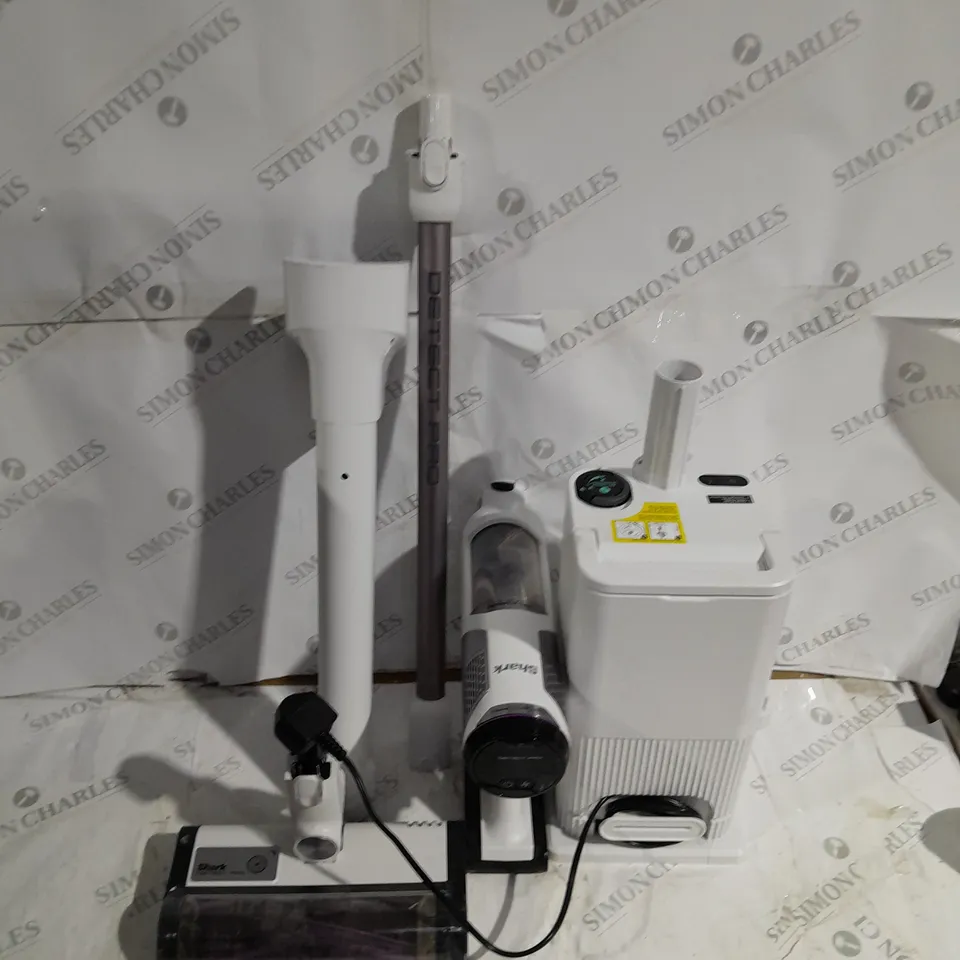 BOXED SHARK DETECT PRO 1.3L AUTO EMPTY VACUUM CLEANER IW3510UK