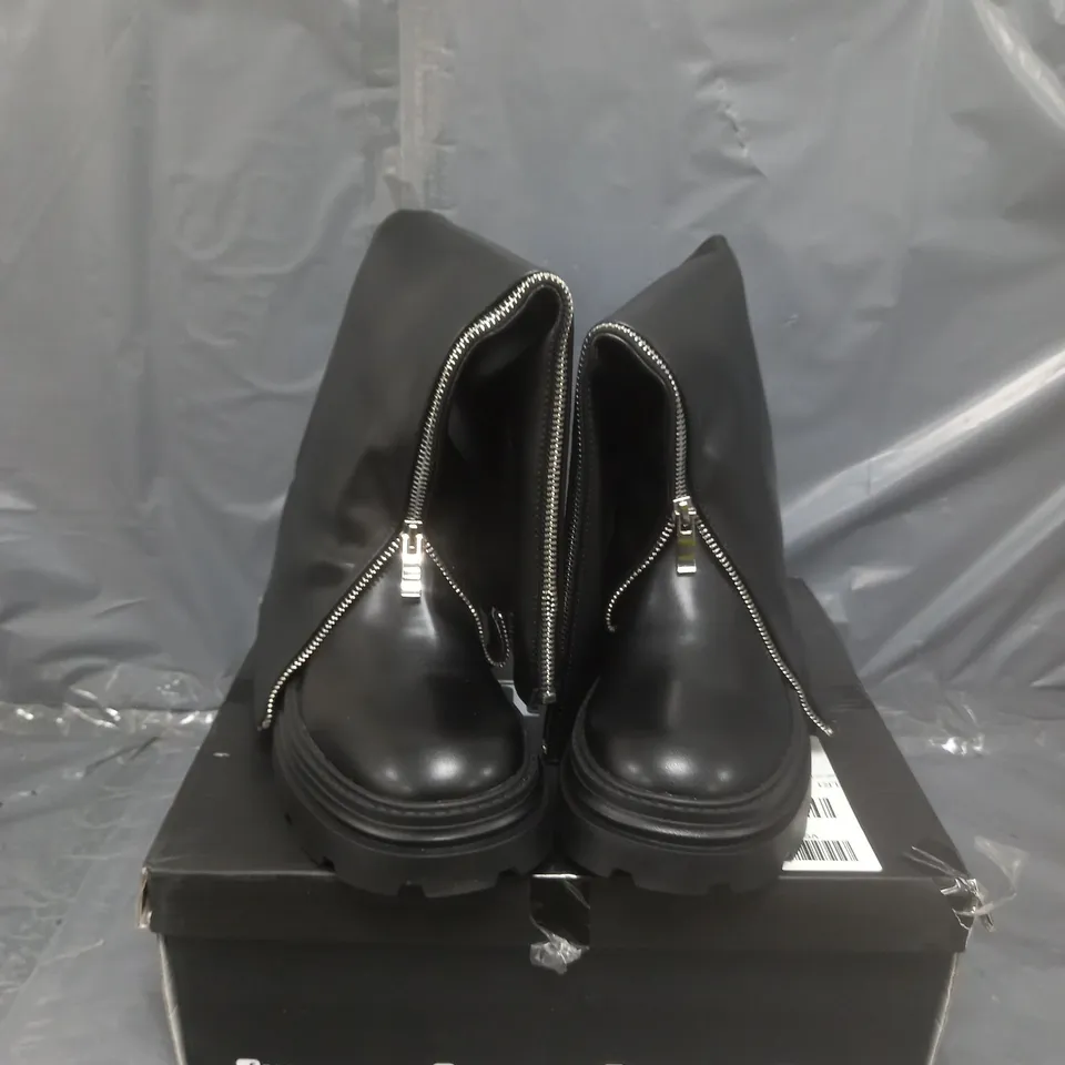 BOXED RAID TERRAIN ZIP DETAIL KNEE HIGH BOOT - BLACK RRP £68