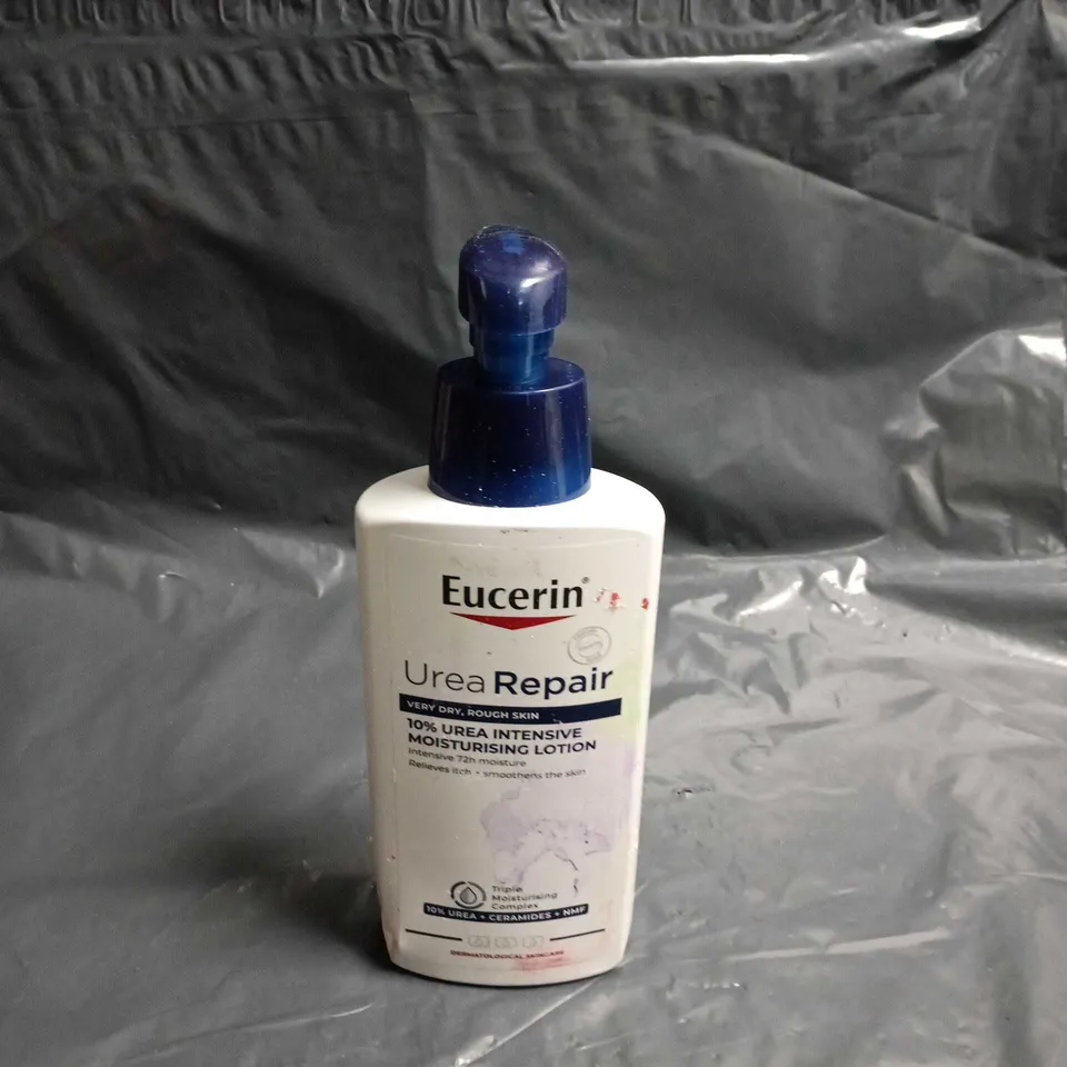 TOTE OF APPROXIMATELY 15 ASSORTED COSMETIC ITEMS TOO INCLUDE LOREAL, MOISTURISING CREAM AND CAFFEINE SHAMPOO