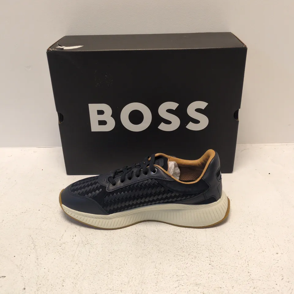 HUGO BOSS SNEAKERS – BLACK WOVEN UPPER, GUM SOLE (EU 40)