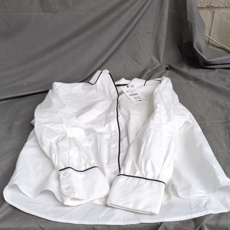 ZARA WHITE BLOUSE WITH NAVY PIPING – UK SIZE M