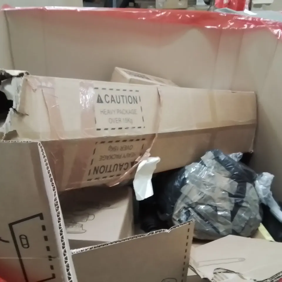 PALLET OF ASSORTED HOUSEHOLD GOODS AND PRODUCTS TO INCLUDE;PLASTIC FENCE,AREA RUG