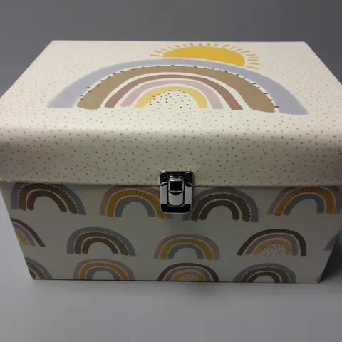 RAINBOW DESIGN STORAGE CHEST IN CREAM/WHITE