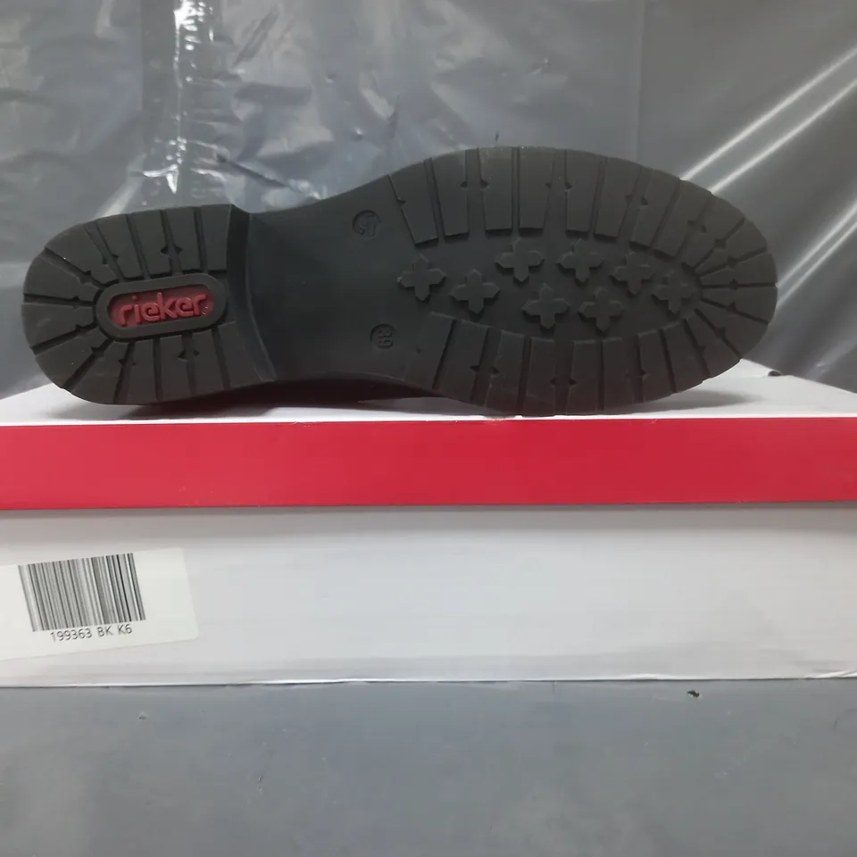 BOXED PAIR OF RIEKER PANEL BOOTS IN BLACK SIZE 6