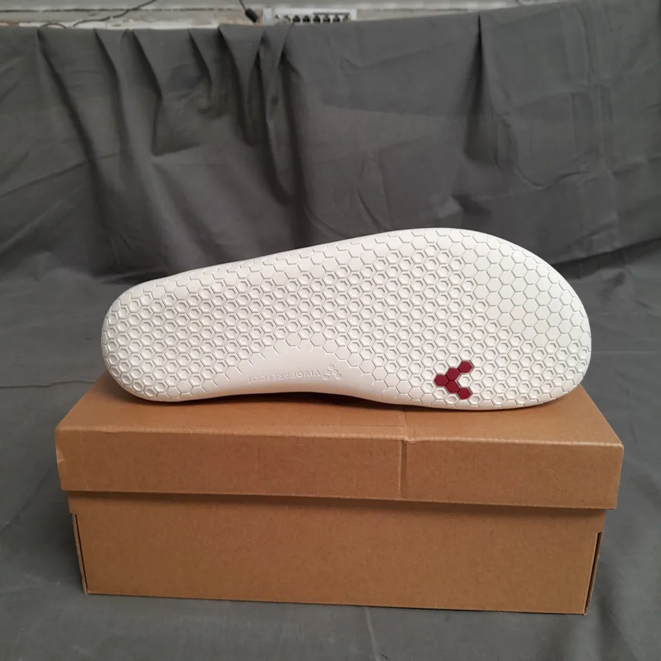 BOXED PAIR OF  VIVOBAREFOOT PRIMUS LITE KNIT SHOES SIZE EU 43 
