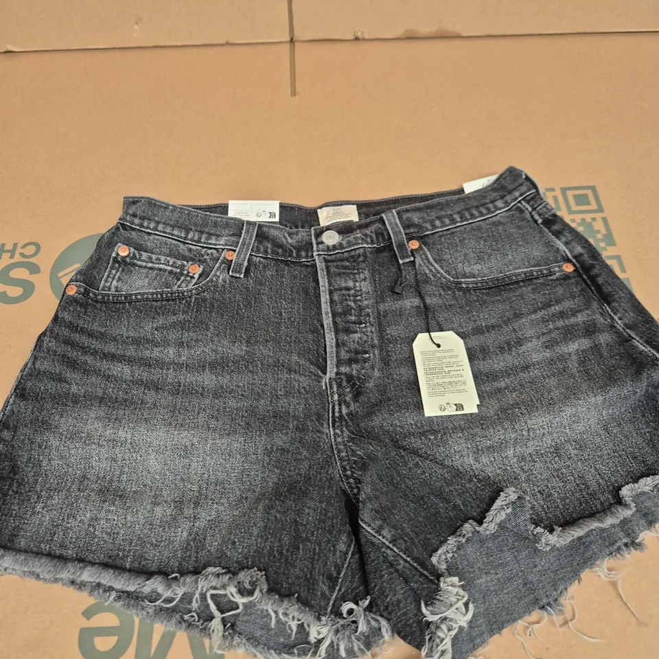 LEVI'S 501 CURVE SHORTS – DENIM, UK 14 (32IN WAIST)
