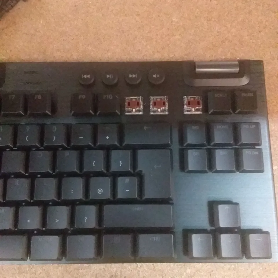 LOGITECH G915 TKL LIGHTSPEED WIRELESS RGB MECHANICAL GAMING KEYBOARD