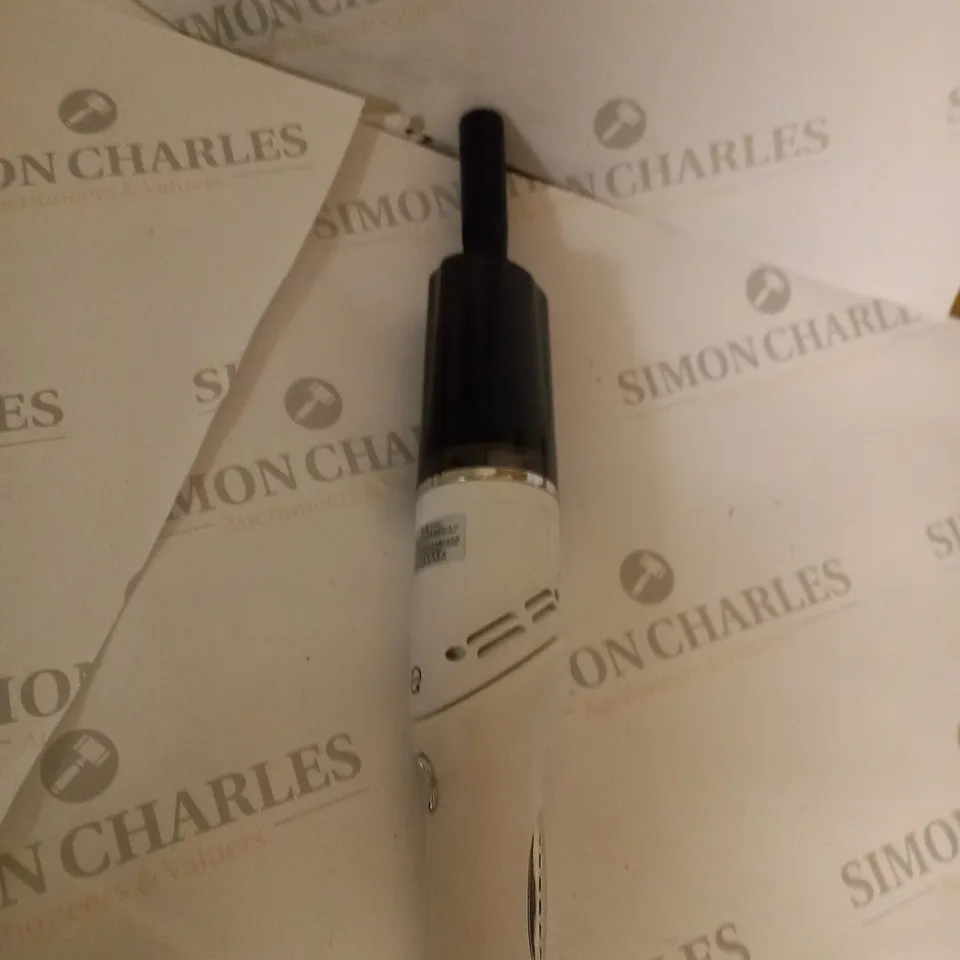 HANDS ON CORDLESS VACUUM CLEANER 
