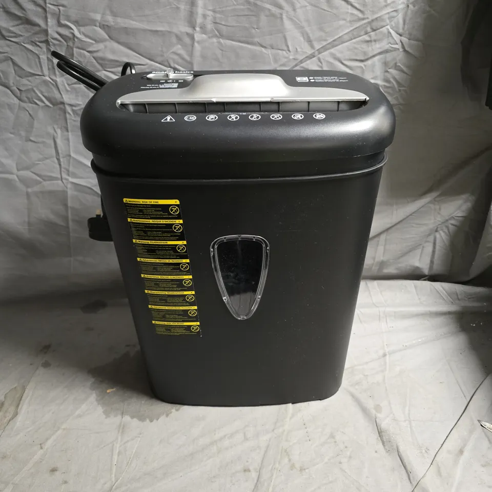 AMAZON BASICS 6-SHEET SHREDDER WITH CREDIT CARD SLOT - BLACK