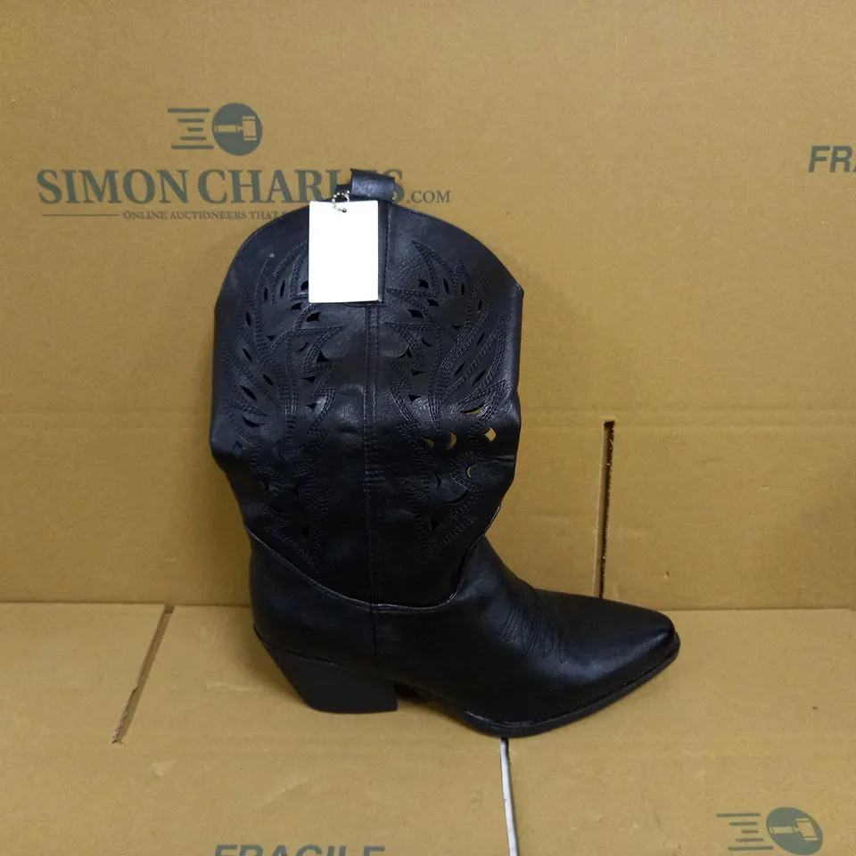 LADIES BLACK COWBOY BOOTS - SIZE 41 EU