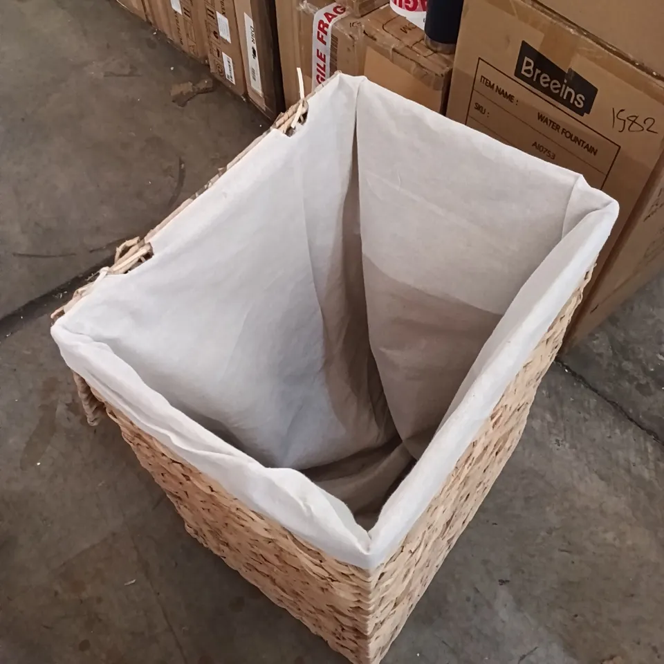BOXED WICKER LAUNDRY BASKET