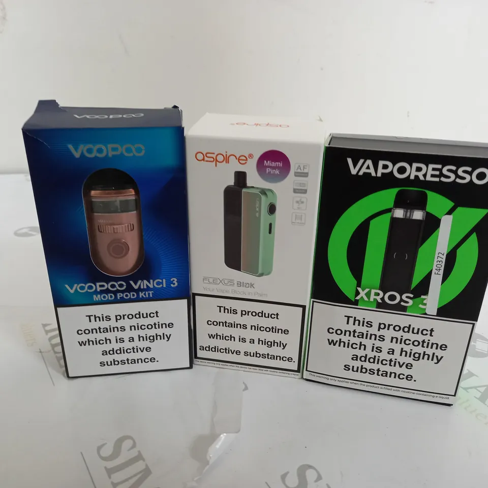 APPROXIMATELY 20 VAPES & E-CIGARETTES TO INCLUDE VOOPOO VINCI 3, ASPIRE FLEXUS, VAPORESSO XROS 3, ETC