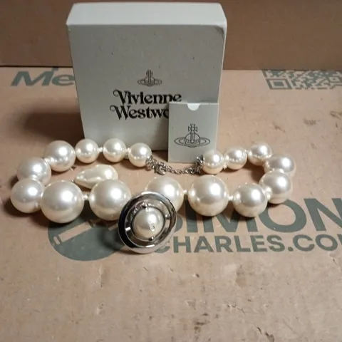 VIVIENNE WESTWOOD PEARL EFFECT NECKLACE WITH ORB PENDANT – BOXED
