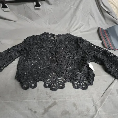 WOMEN'S BLACK FLORAL LACE TOP – LONG SLEEVE 