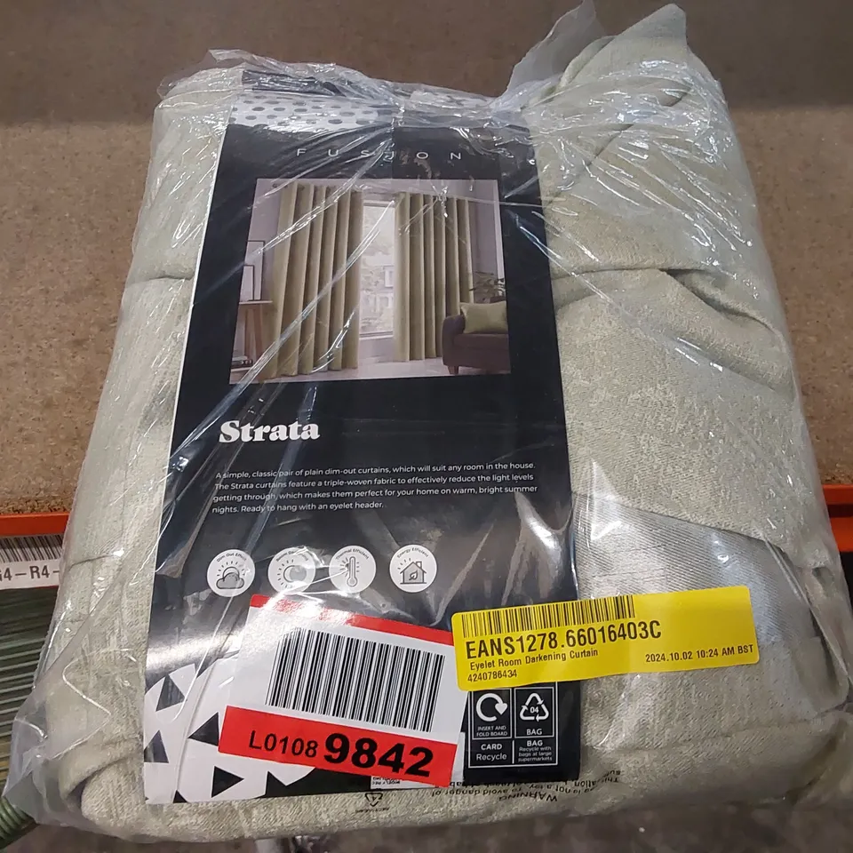 BAGGED EYELET ROOM DARKENING CURTAIN - 66 x 72"