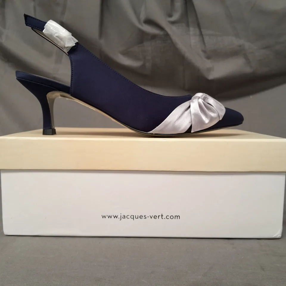 BOXED PAIR OF JACQUES VERT POINTED TOE HEELED SHOES IN NAVY W. SILVER BOW DETAIL UK SIZE 6