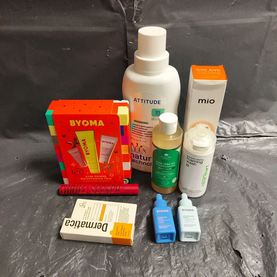 APPROXIMATEY 20 ASSORTED HEALTH AND BEAUTY PRODUCTS TO INCLUDE - BYOMA BRIGHTENING TRIO - RIMMEL THRILL SEEKER MASCARA IN CAPPUCINO - NATURE SPELL ALOE VERA GEL - ETC