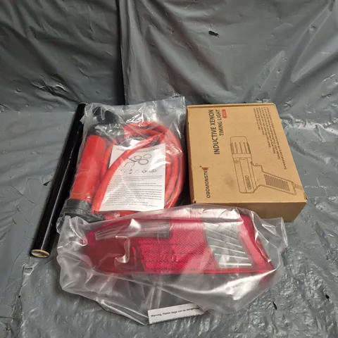 TOTE OF APPROXIMATLEY 4 ASSORTED VEHICLE PARTS TO INCLUDE TIMING LIGHT, OIL EXTRACTOR AND HEAD LIGHT