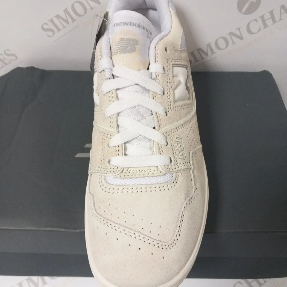 BOXED NEW BALANCE SIZE 6