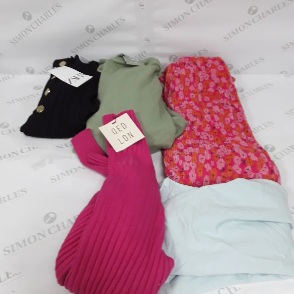 LARGE BOX OF ASSORTED CLOTHING TO INCLUDE ZARA, H&M AND QED LDN 