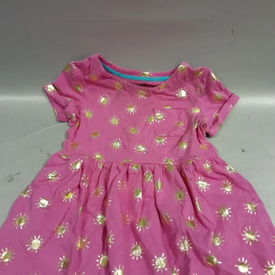 MINI BODEN SHORT SLEEVED FUN JERSEY IN TICKLED PINK - 8-9YRS