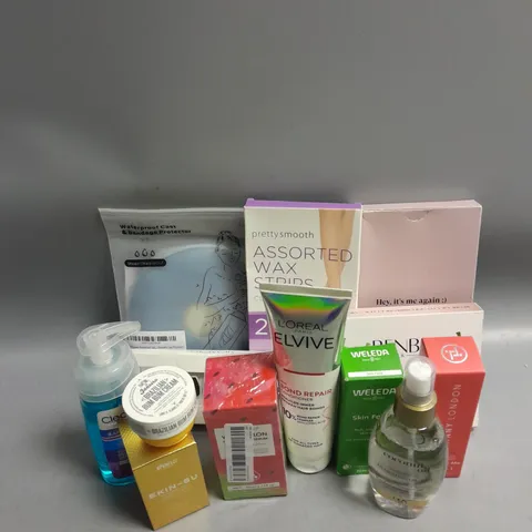 BOX OF APPROXIMATELY 15 COSMETIC ITEMS TO INCLUDE - CLEARASIL RAPID ACTION GEL WASH - WELEDA SKIN FOOD - L'OREAL BOND REPAIR CONDITIONER ETC