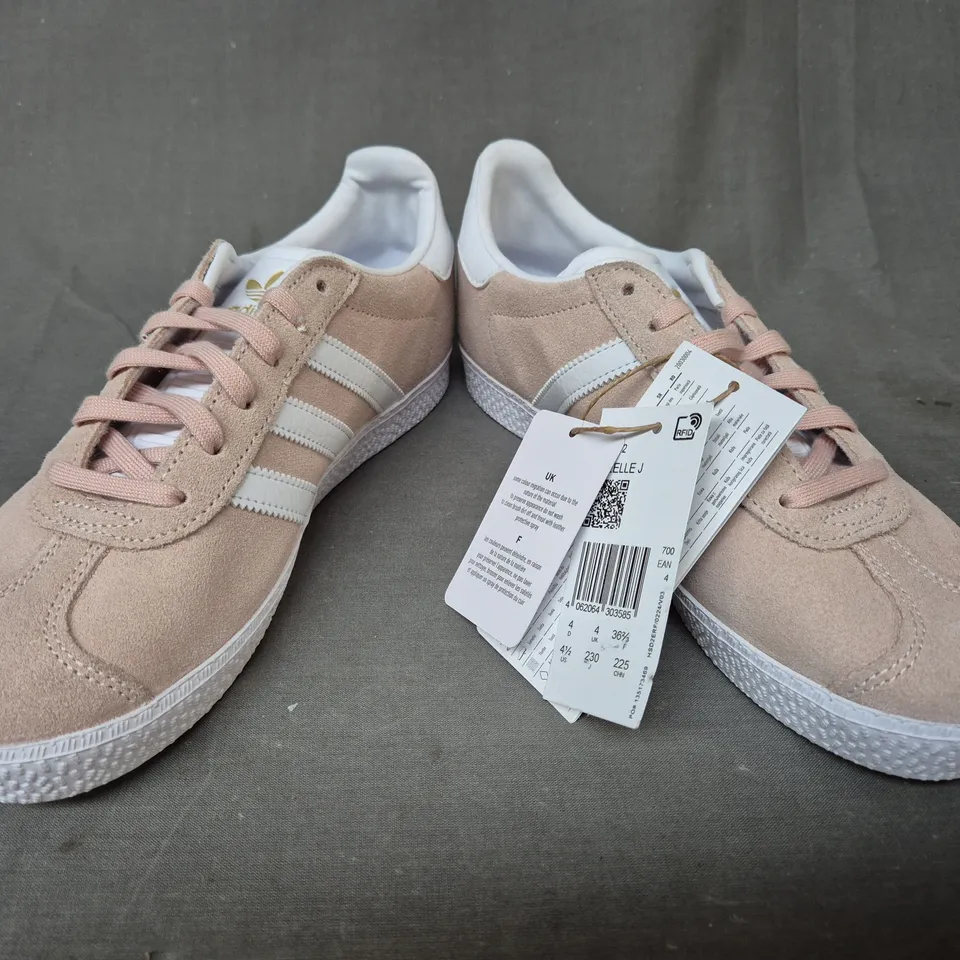 PAIR OF ADIDAS GAZELLE J SHOES IN DUSTY PEACH/WHITE UK SIZE 4