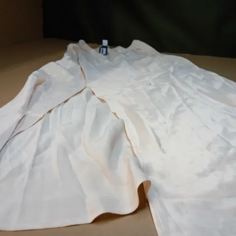 WAREHOUSE CHAMPAGNE SATIN SLIP SKIRT - SIZE 10
