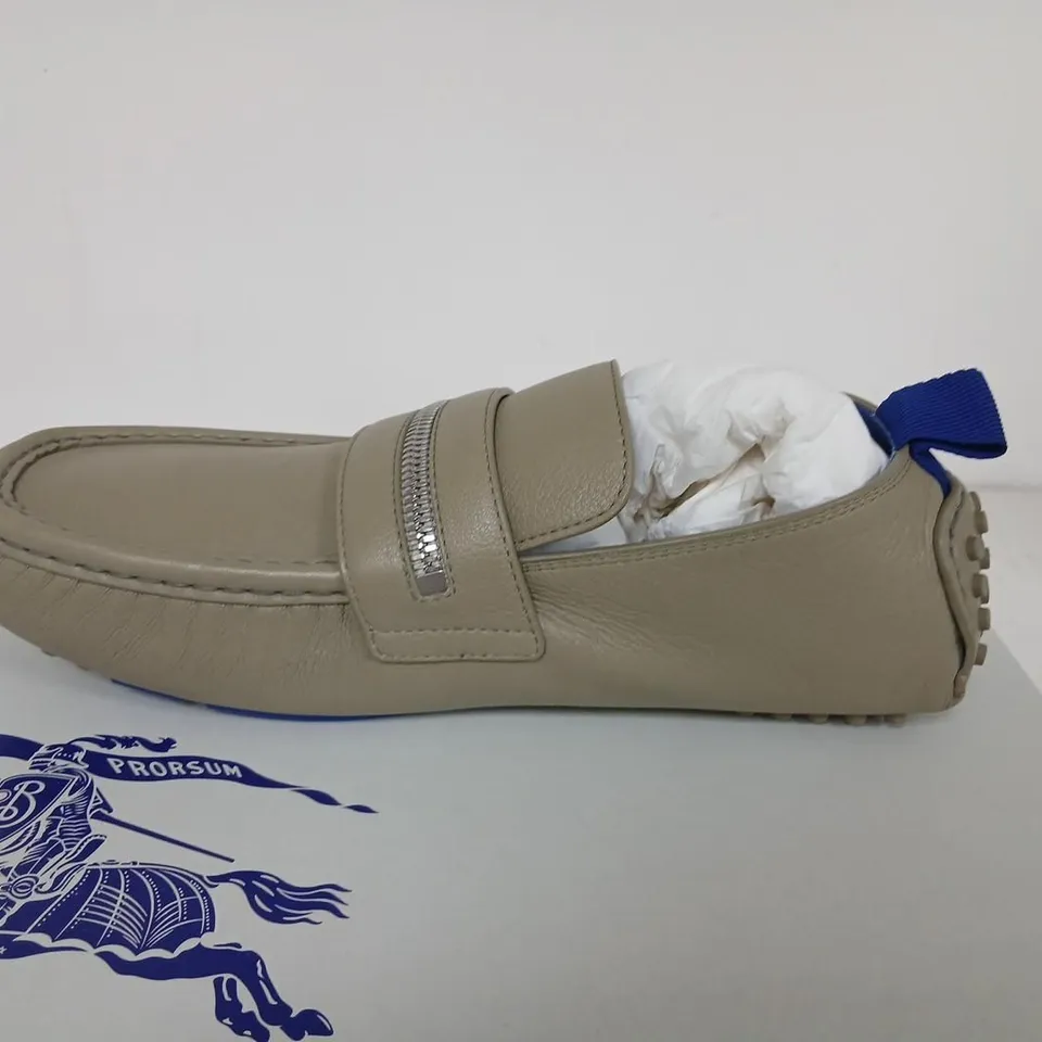 BURBERRY LEATHER LOAFERS – BEIGE/TAN, UK 8 (EU 42) – BOXED WITH DUST BAG