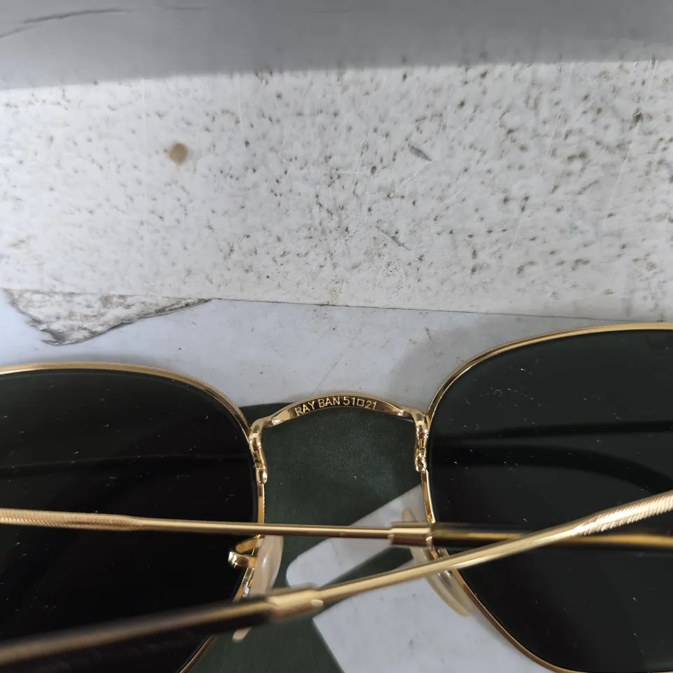 RAY-BAN SUNGLASSES – GOLD FRAME WITH GREEN LENSES (