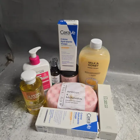 APPROXIMATELY 15 ASSORTED HEALTH & BEAUTY PRODUCTS TO INCLUDE CERA VE, WAVY AND SUKIN