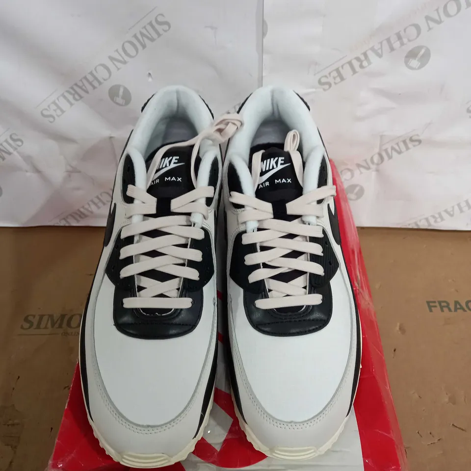 BOXED PAIR OF NIKE AIR MAX 90 TRAINERS SIZE 11
