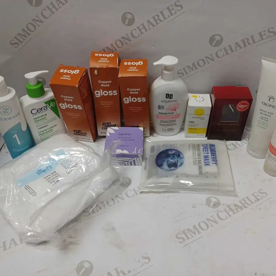 LOT OF APPROXIMATELY 30 COSMETICS ITEMS TO INCLUDE JOSH WOOD COLOUR COPPER GOLD GLOSS, CANNARY CBD CAPSULES, THE SOAPERY CITRIC ACID, ETC